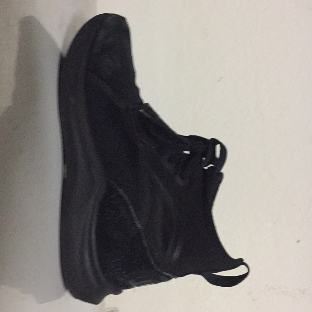 Pumas - Picture 3 of 5